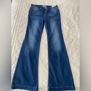 Cello deluxe comfort stretch flare pull on jeans. Size Xl